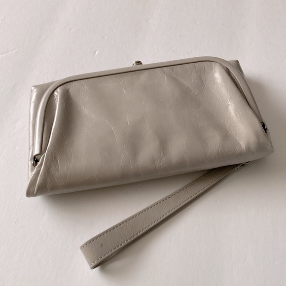HOBO LAUREN LEATHER WRISTLET GRAY NWOT - Picture 2 of 13